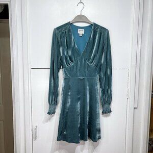 Joanie Jupiter Velvet Mini Dress Green Long Sleeve V Neck Stretch